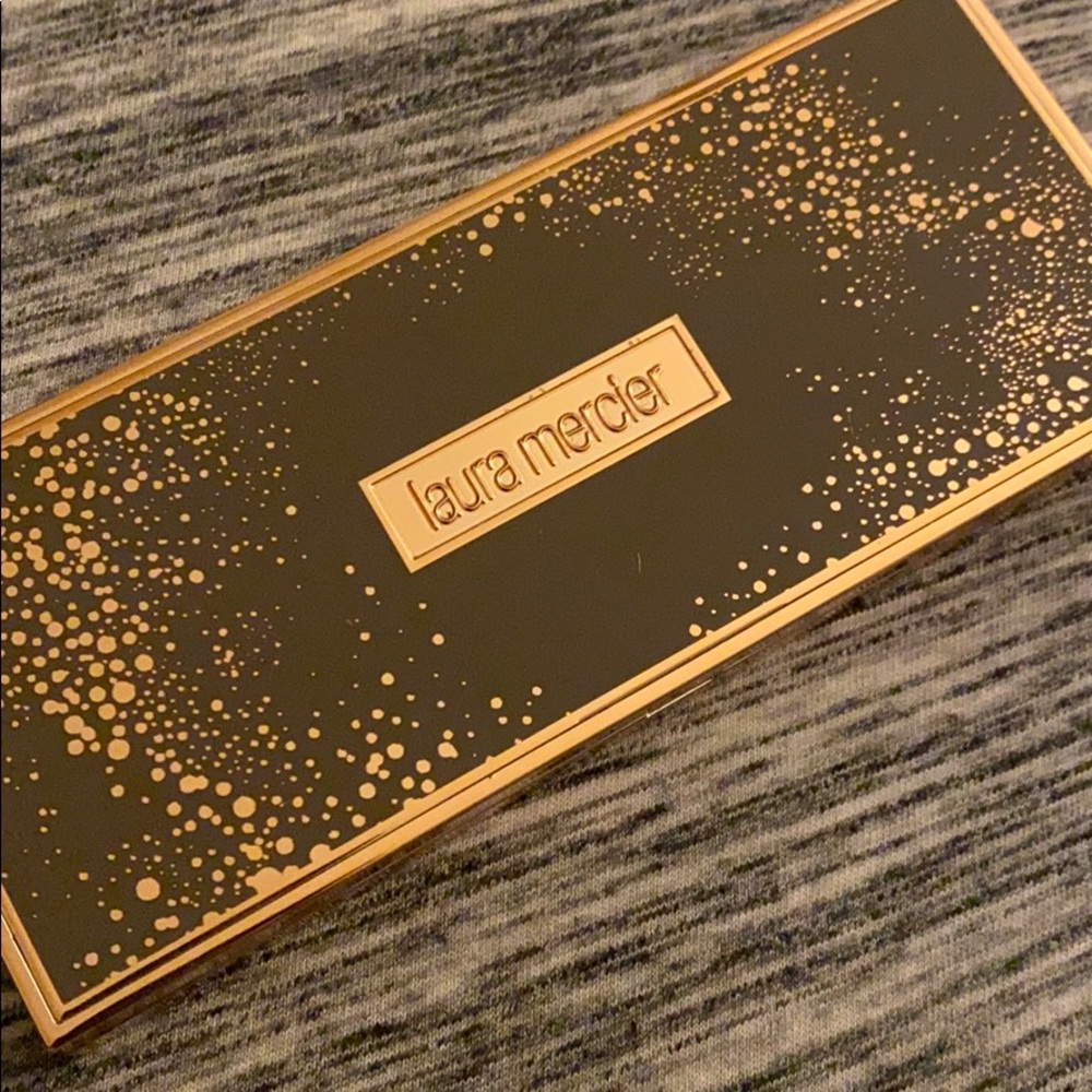 Laura Mercier Lights Out Palette - Picture 3 of 5